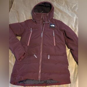 The North Face Women's Deep Burgundy Plum Puffer Ski Jacket -EUC!